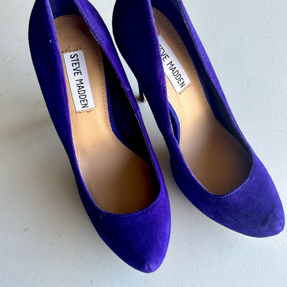 Steve Madden gold stud stiletto heels. Suede like material.